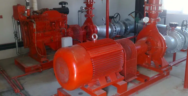 Conjunto de bombas e tubulações do acervo BG